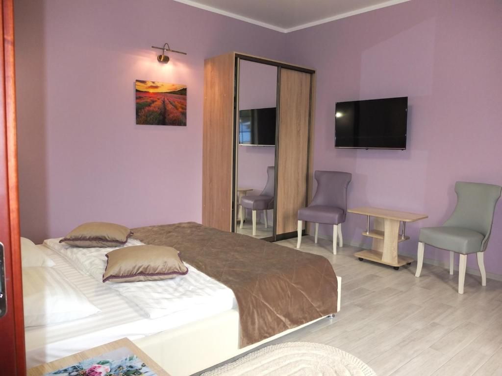 Апартаменты помещение двухкомнатное на пятерых с балконом