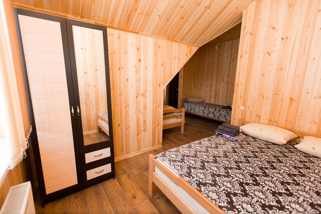 Четырёхместный номер люкс с видом на горы