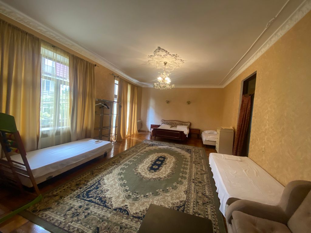 Семейный номер люкс с видом на город