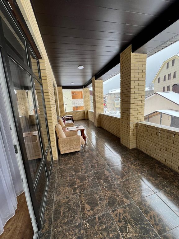 Семейный номер люкс с видом на горы