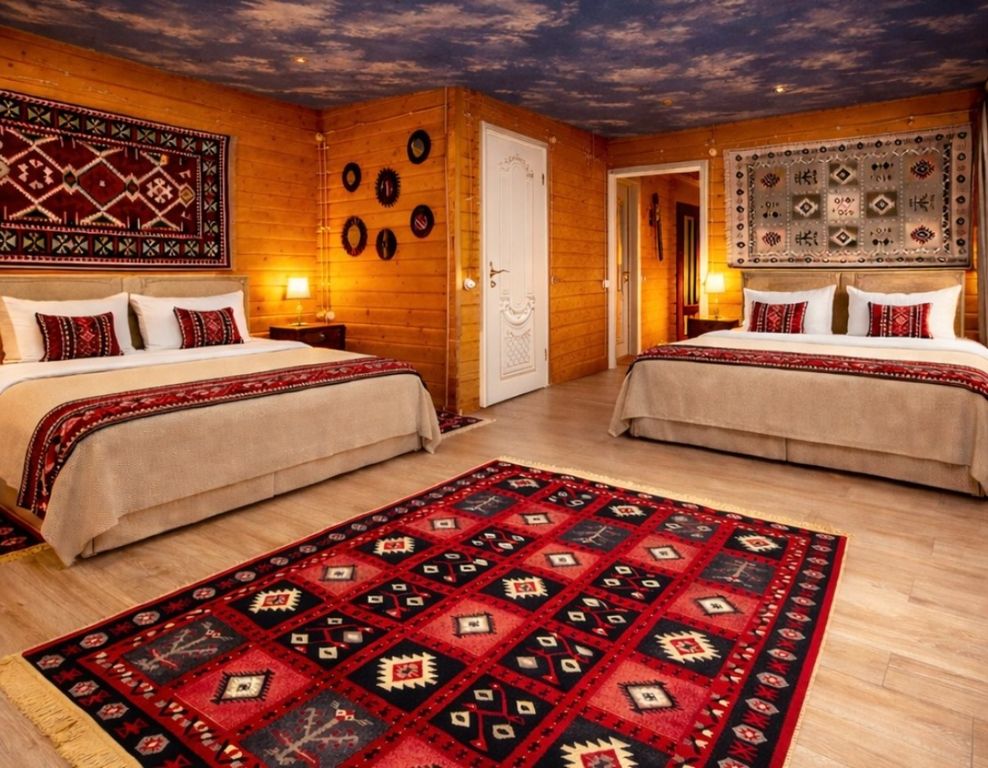 Семейный номер с балконом и видом на горы