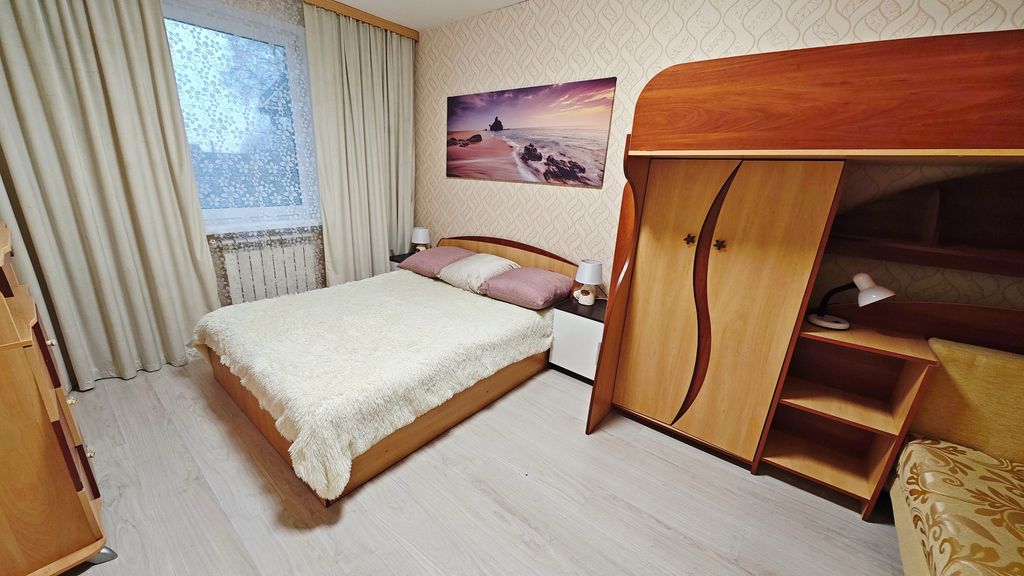 Семейный номер золотые апартаменты полулюкс с 2 спальнями, кондиционером, кухней-гостиной и ванной комнатой