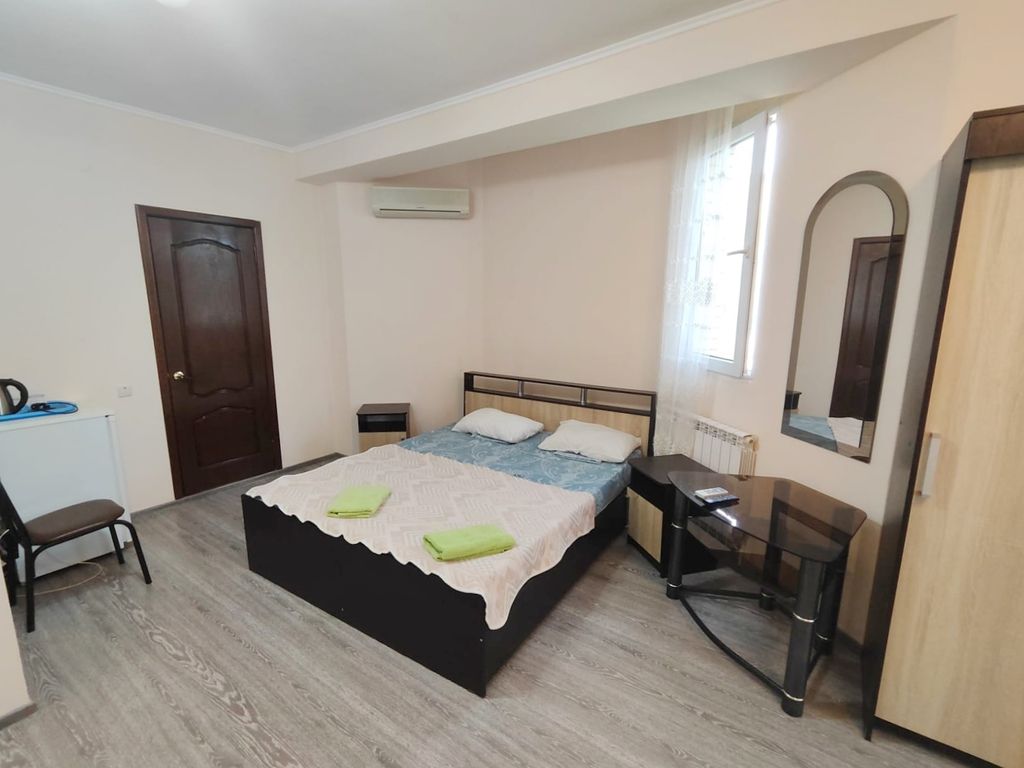 Четырёхместный номер с балконом