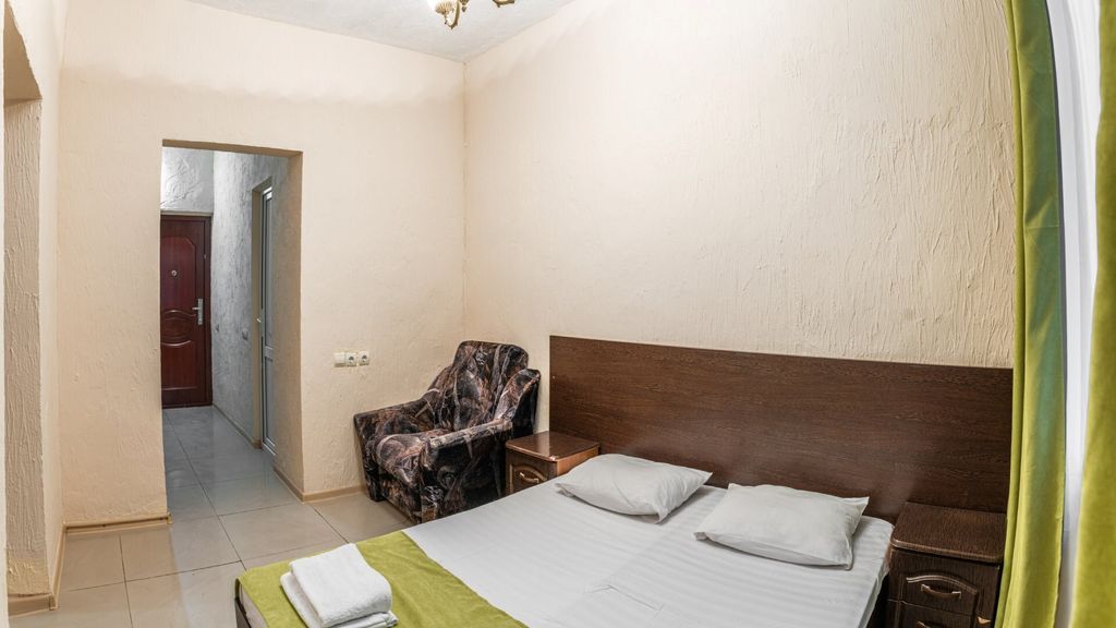 Трёхместный номер стандарт (без вида из окна)