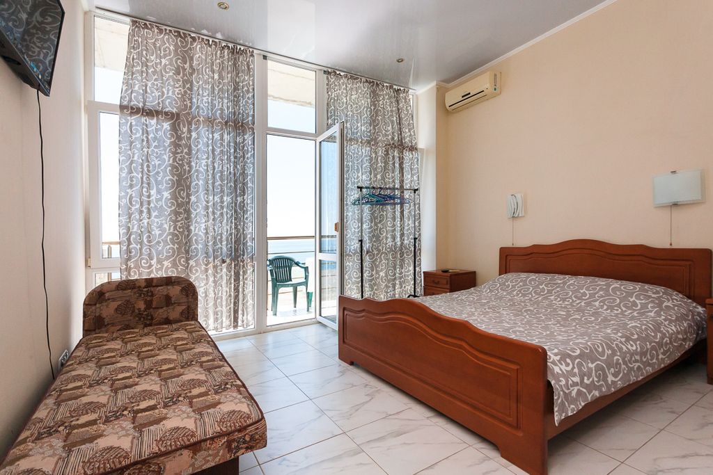 Семейный номер стандарт с видом на море