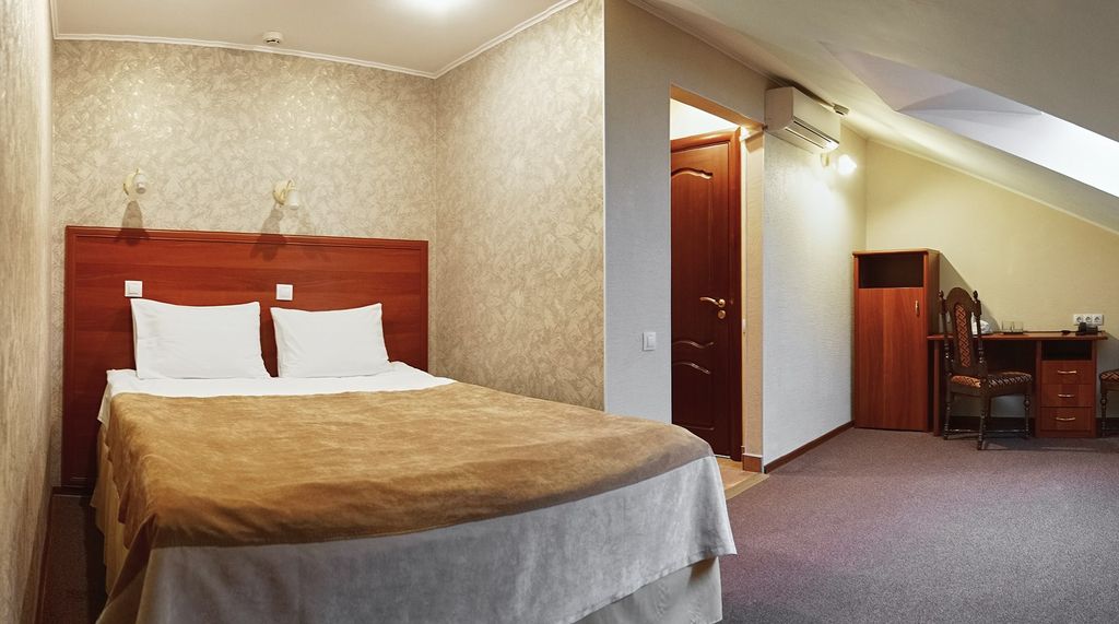 Двухместный номер с 1 кроватью Стандарт мансардный