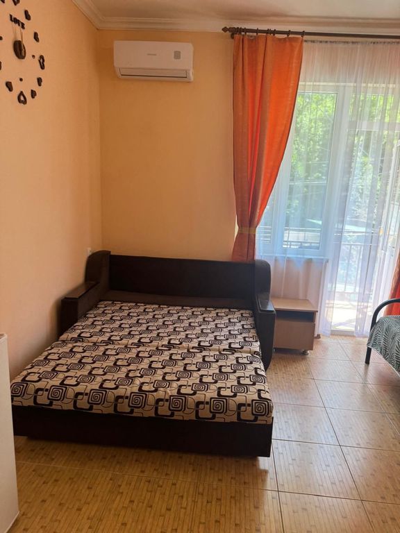 Четырёхместный номер с балконом (2 этаж)