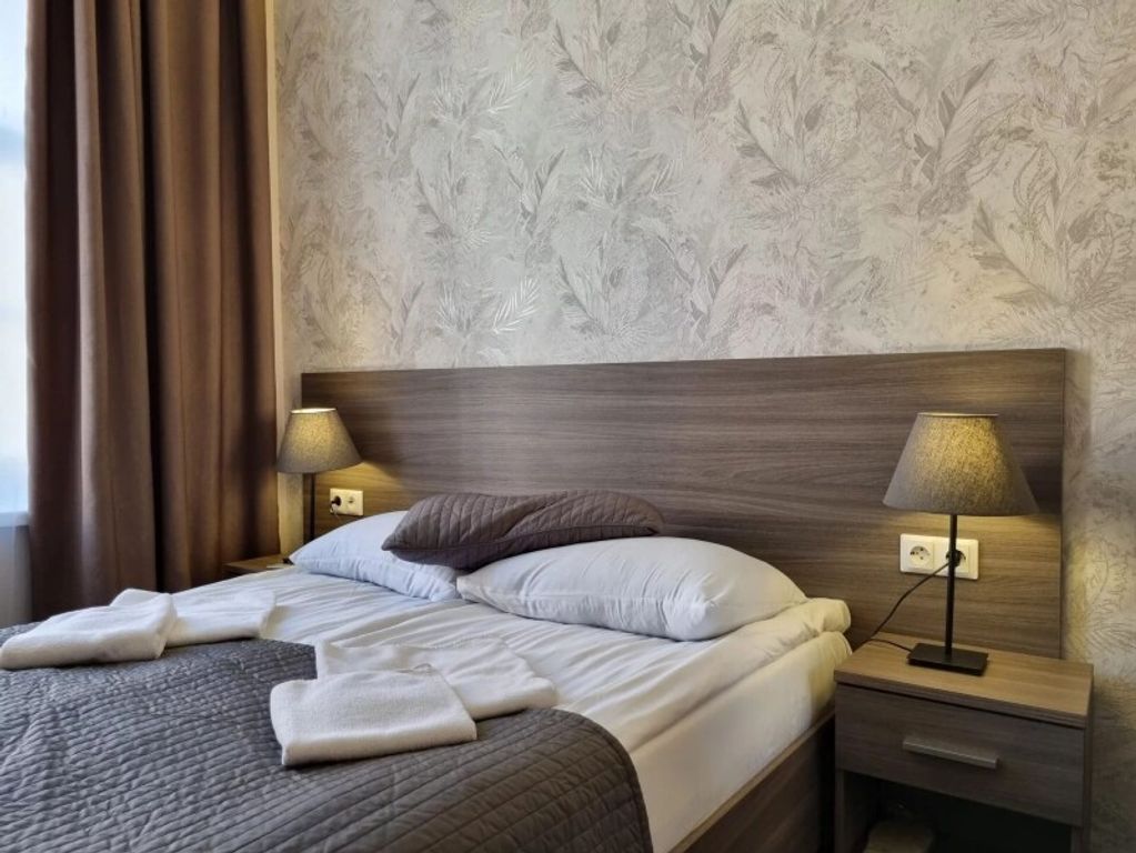 Двухместный номер с 1 кроватью эконом 140