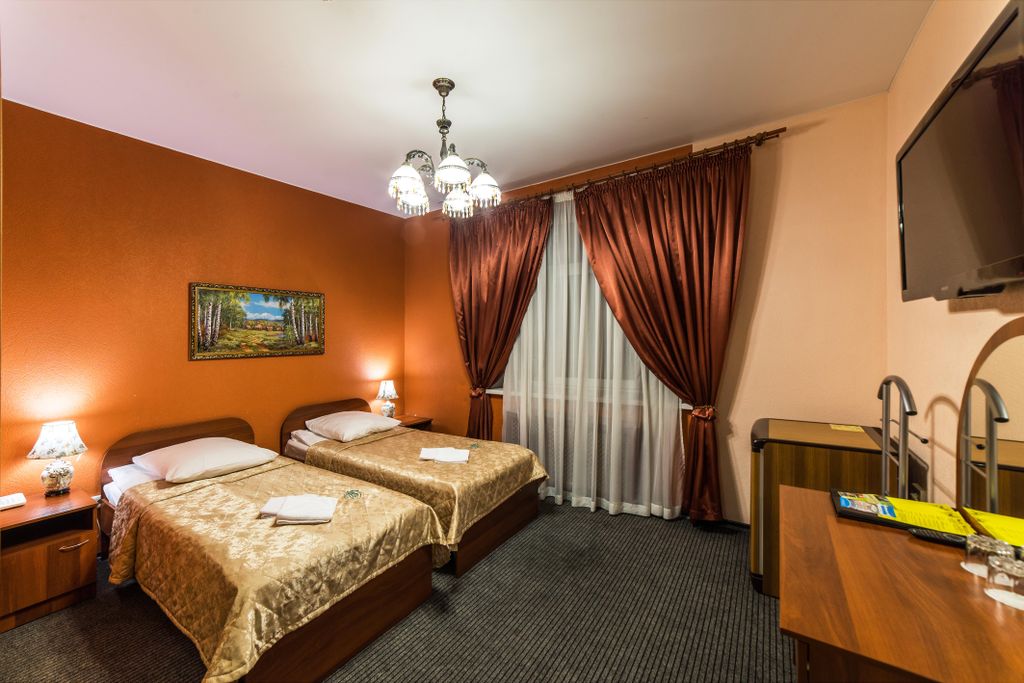 Двухместный номер с 1 кроватью полулюкс улучшенный в 1 и 2 корпусе