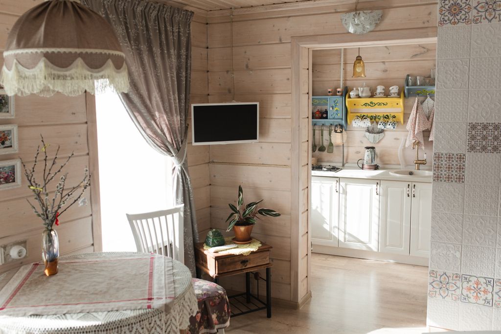 Четырёхместный номер двухкомнатный люкс кофе с молоком