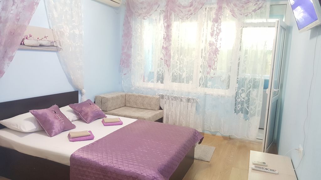 Трёхместный номер стандарт с балконом