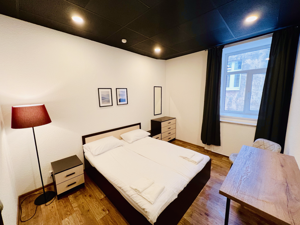 Двухместный номер с 1 кроватью и общей ванной комнатой