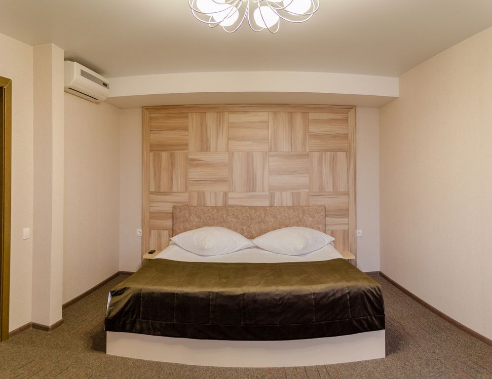 Четырёхместный номер люкс двухкомнатный