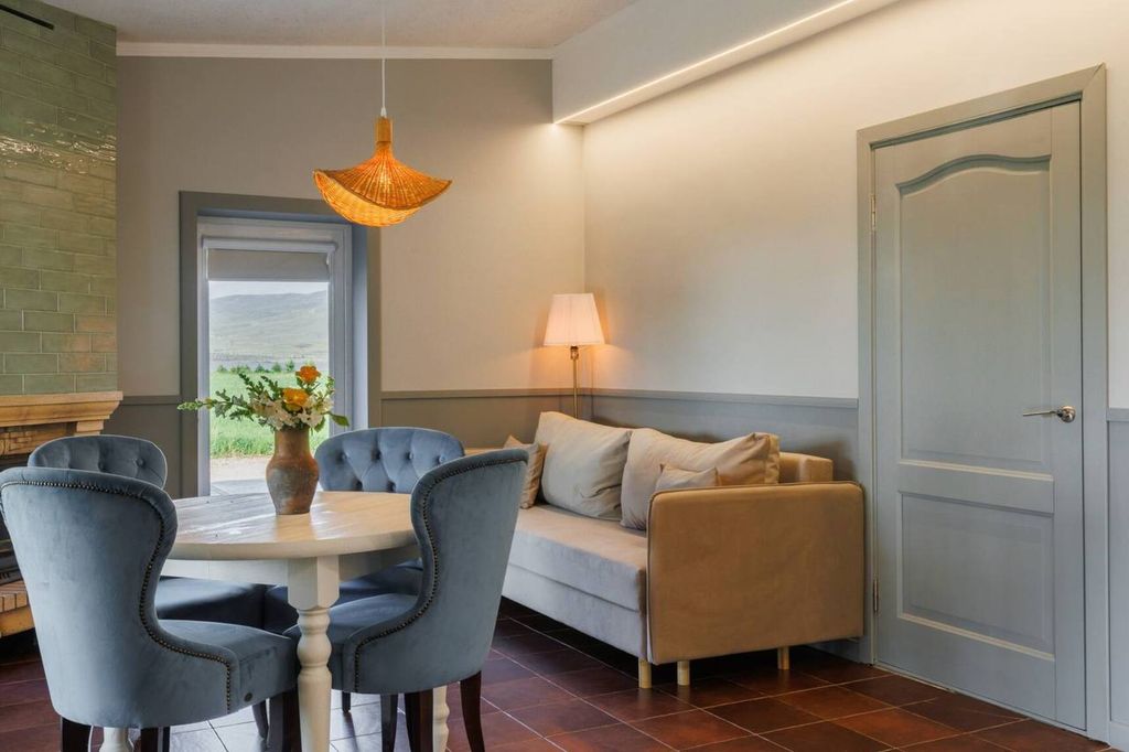 Дом трехкомнатный домик