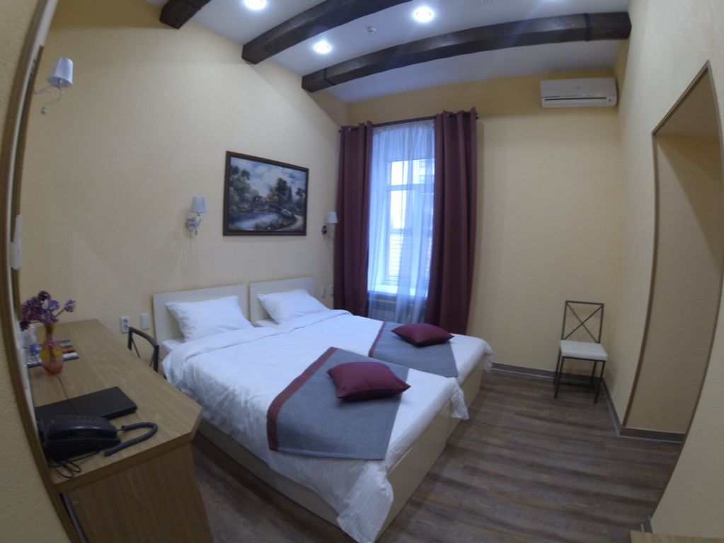 Двухместный номер с 2 отдельными кроватями стандарт (с диваном)