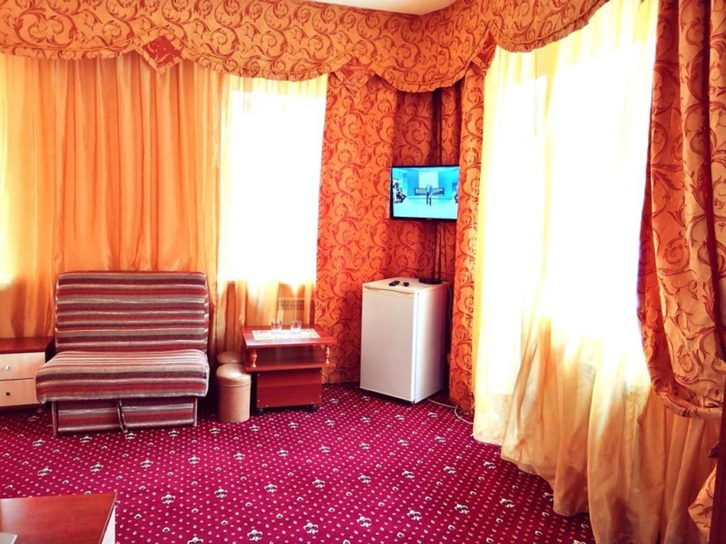 Трёхместный номер полулюкс