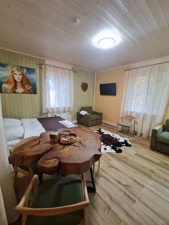 Четырёхместный номер стандарт с видом на горы