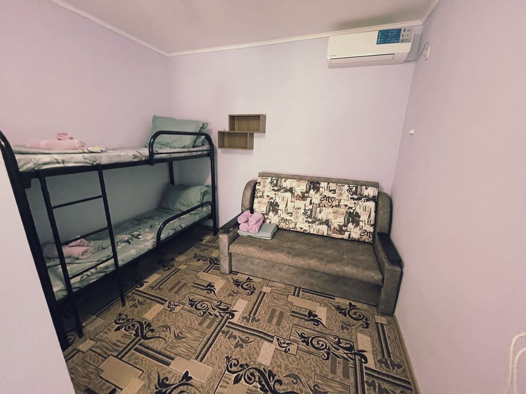 Четырёхместный номер стандарт с видом на город