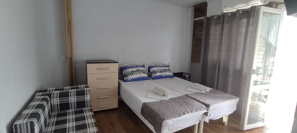 Трёхместный номер стандарт с видом на море