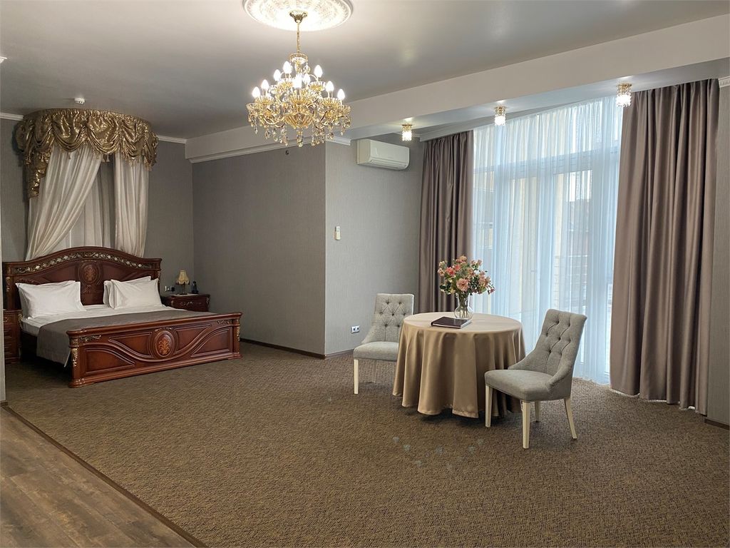 Двухместный номер с 1 кроватью джуниор сюит