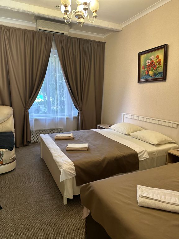 Трёхместный номер улучшенный №2