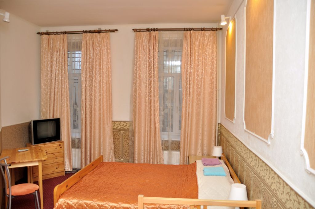 Двухместный номер с 1 кроватью эконом дабл