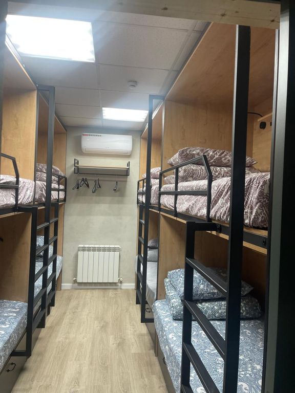 Многоместный 8-местный мужской