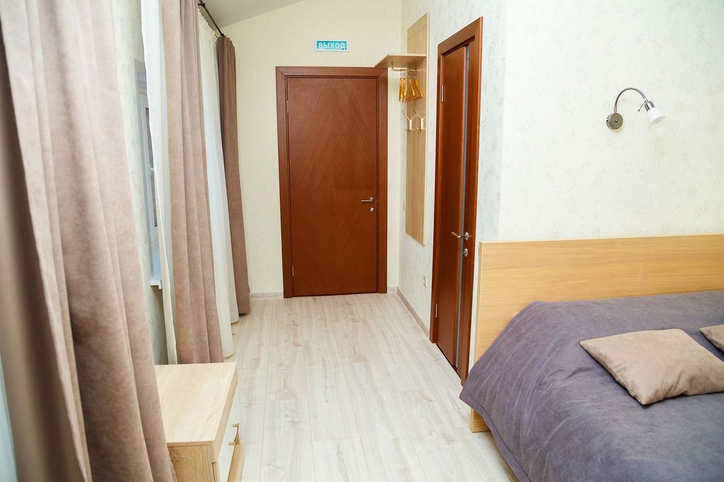 Двухместный номер с 1 кроватью стандарт улучшенный 12