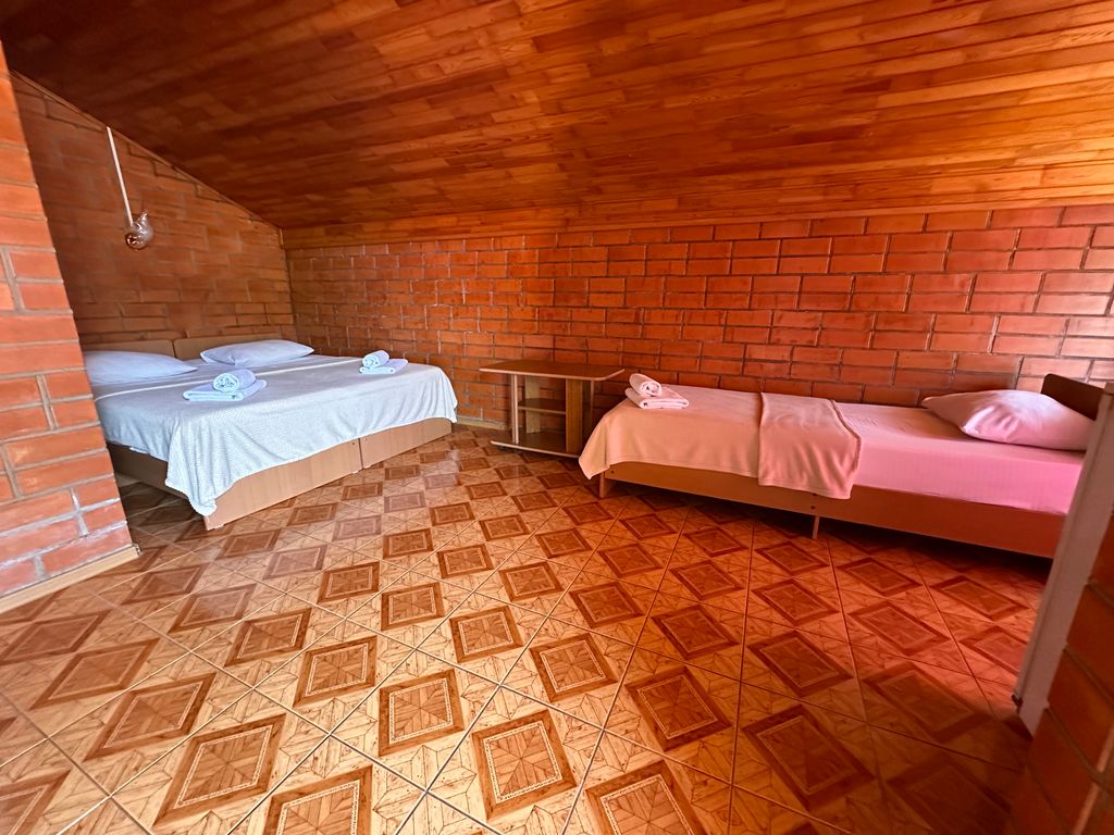 Трёхместный номер стандарт в коттедже