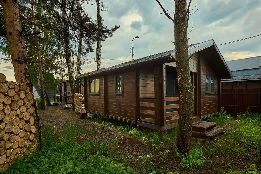 Отдельный дом гостевой дом в лесу