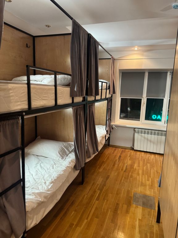 Многоместный мужской номер эконом (душ/туалет общий)