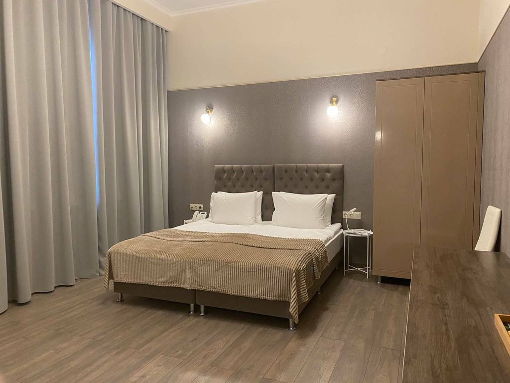 Двухместный номер с 1 кроватью джуниор сюит для маломобильных граждан