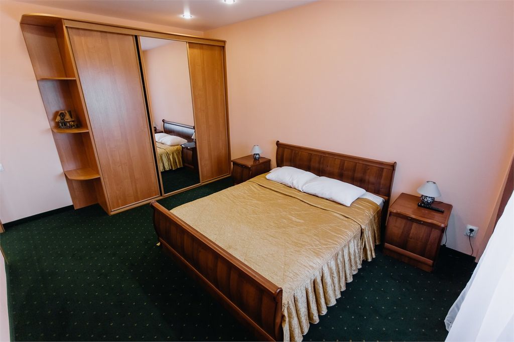 Двухместный номер с 1 кроватью двухкомнатный Люкс "Люкс"