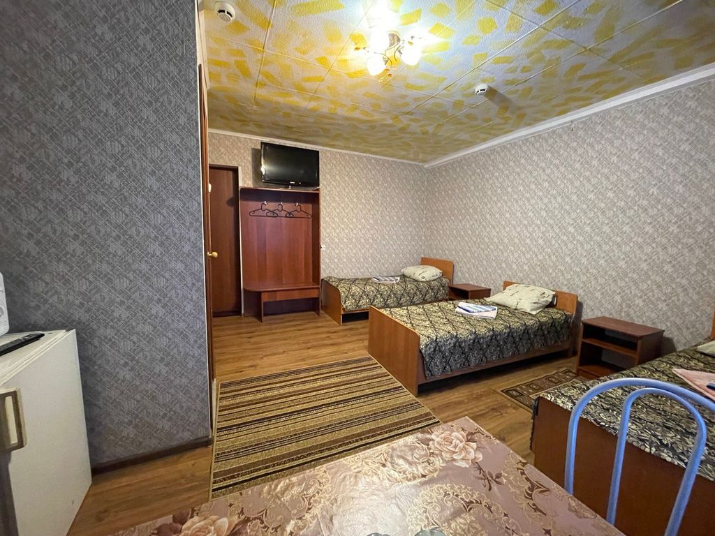 Трёхместный номер 10 с видом на озеро