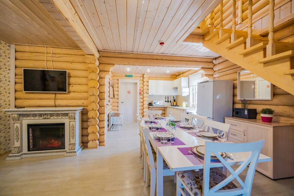 Апартаменты VIP c 3-мя спальнями и камином в деревянном доме