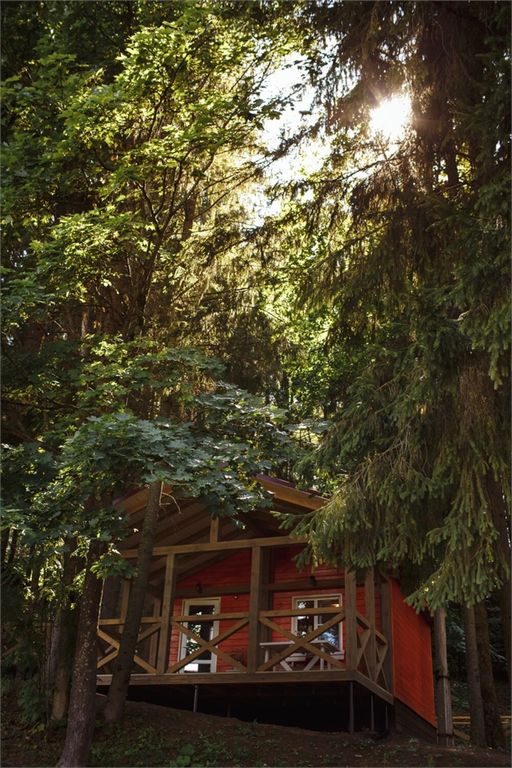 Дом красный