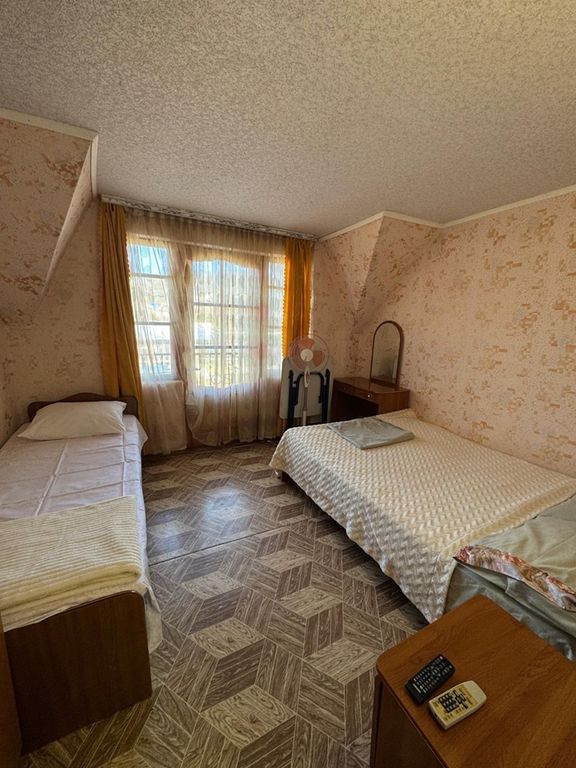 Трёхместный номер Трёхместный эконом с балконом