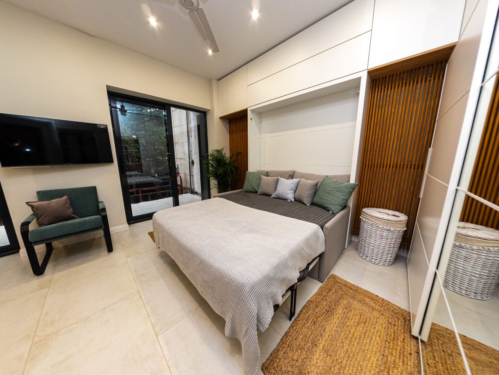 Трёхместный номер junior Suite Sea View с балконом