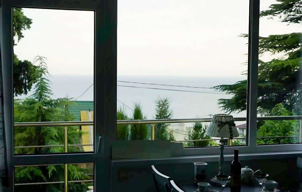 Четырёхместный номер квартира-студия с видом на море и горы