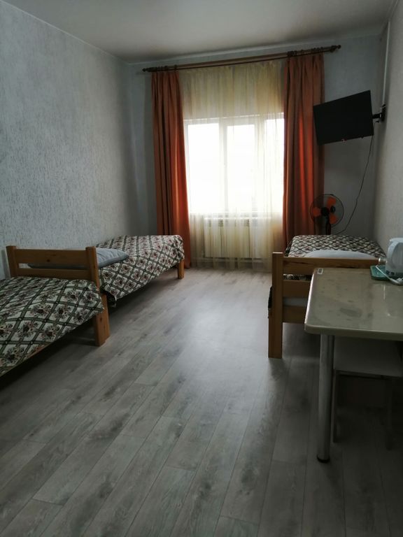 Трёхместный номер Комфорт с душем