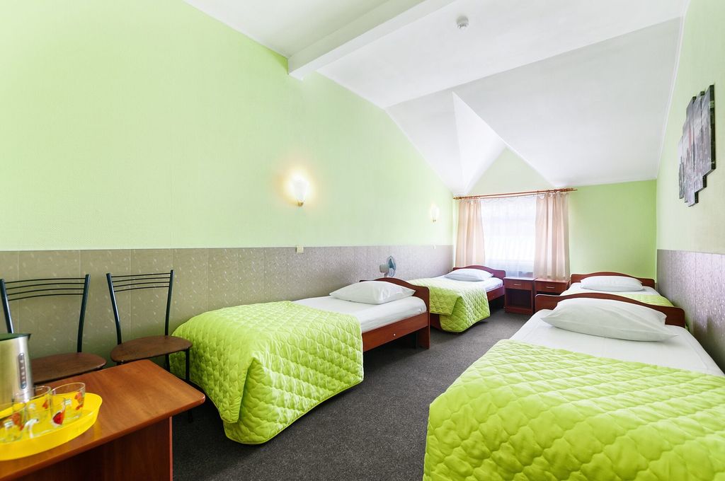 Четырёхместный номер Четырехместный номер с санузлом с раздельными кроватями