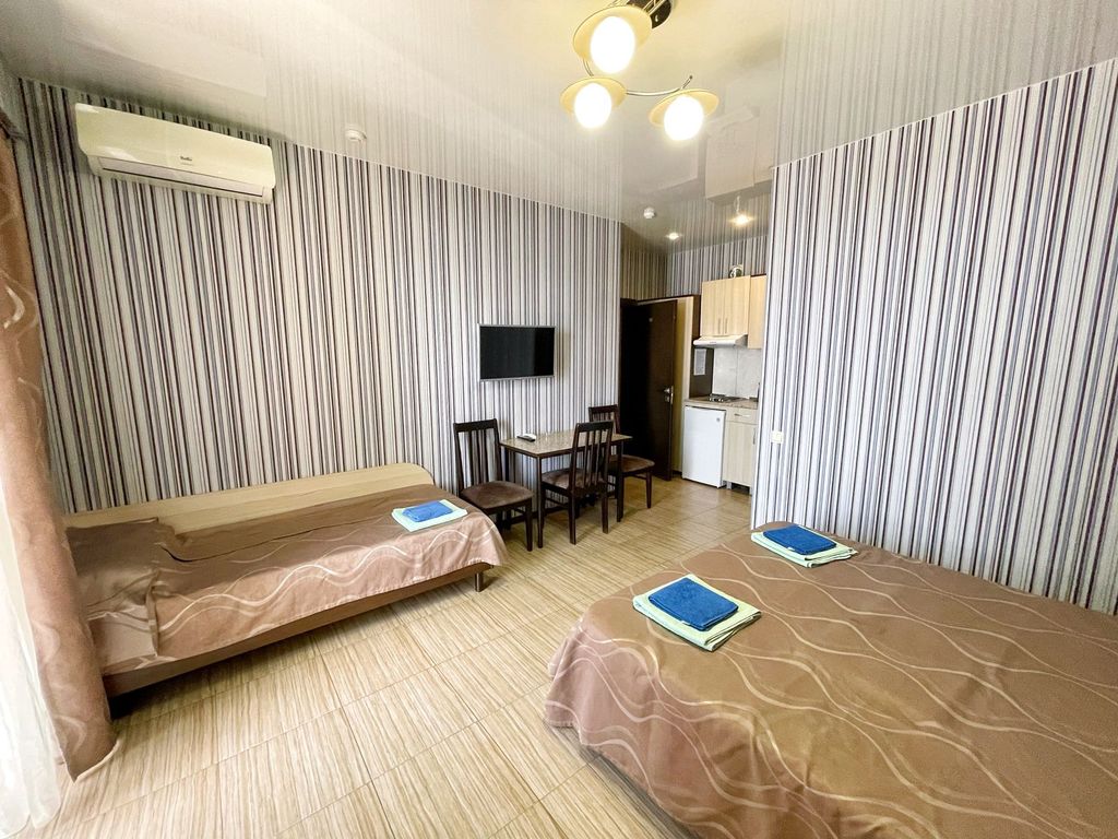 Трёхместный номер улучшенный с видом на море