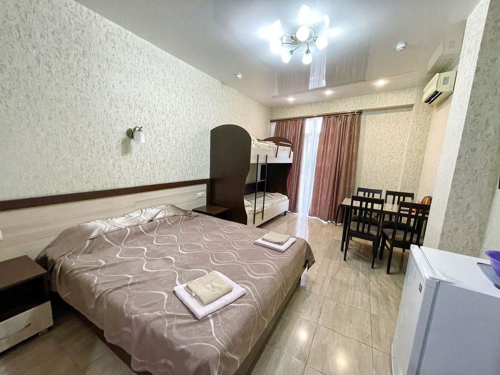 Четырёхместный номер стандарт с видом на море