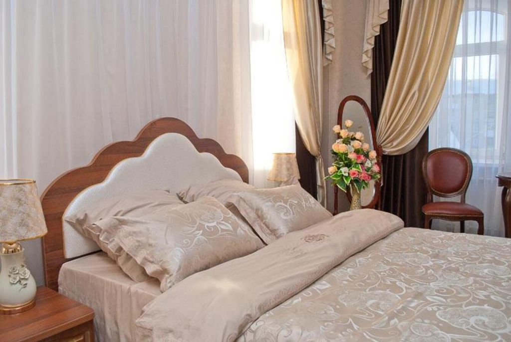 Двухместный номер с 1 кроватью Делюкс Театральный 305