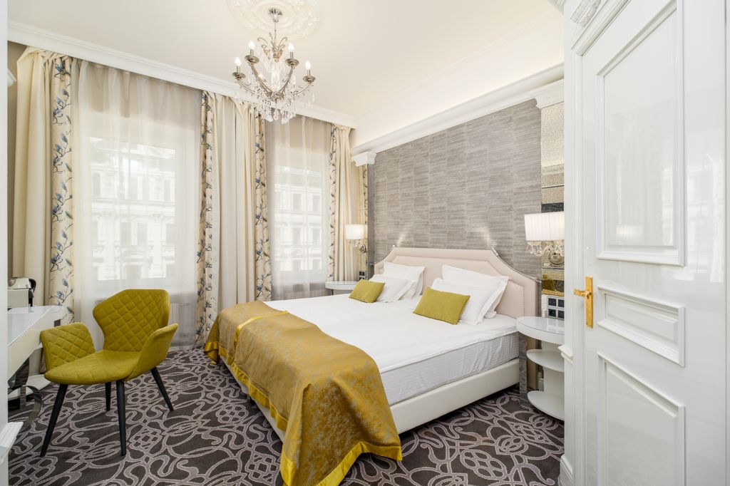 Двухместный номер с 1 кроватью "Улучшенный" с видом на город