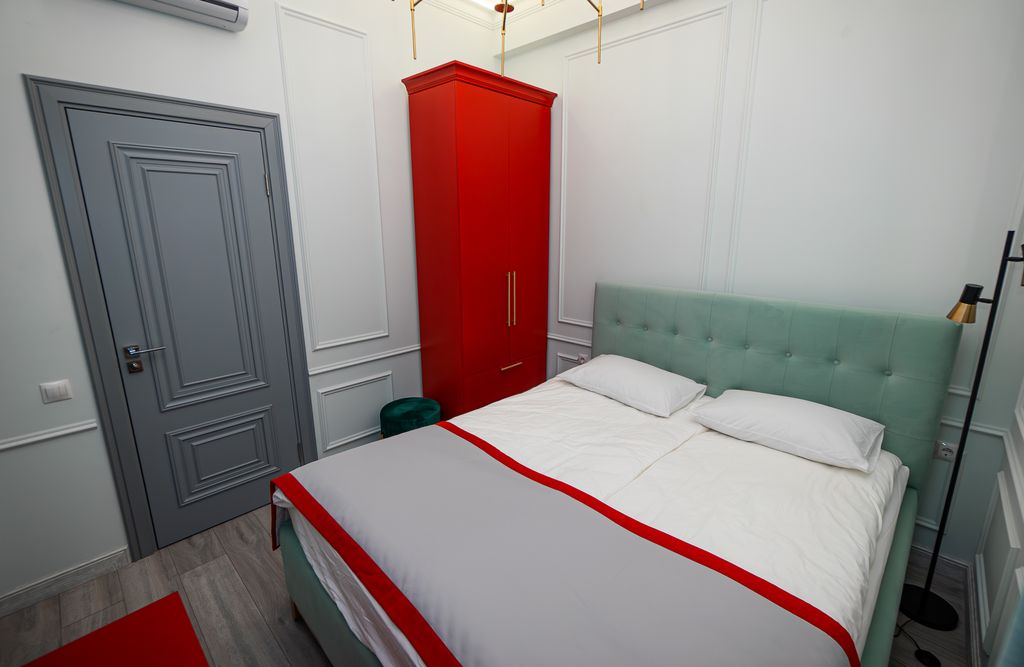 Двухместный номер с 1 кроватью красный