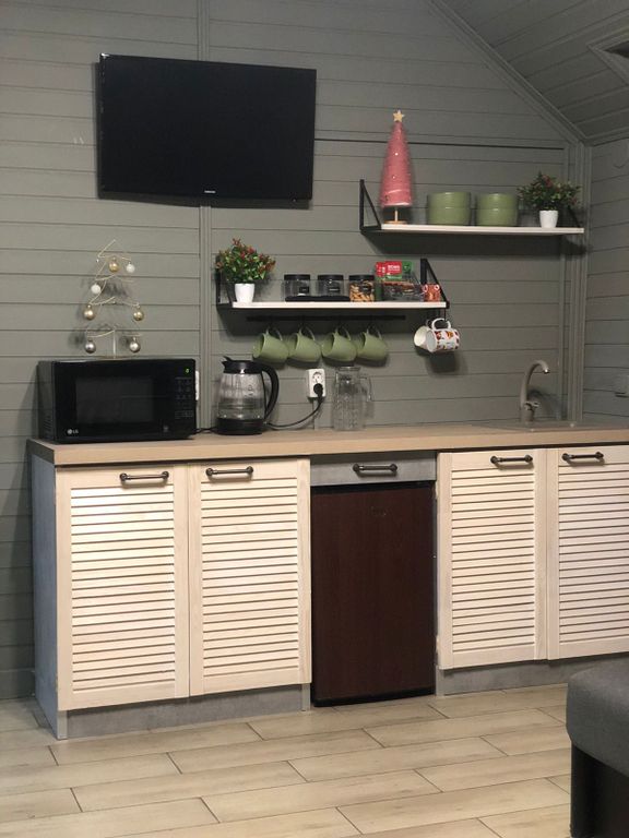 Дом загородный с зоной барбекю и приватной территорией