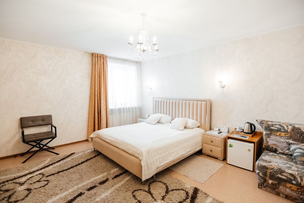 Двухместный номер с 1 кроватью Полулюкс