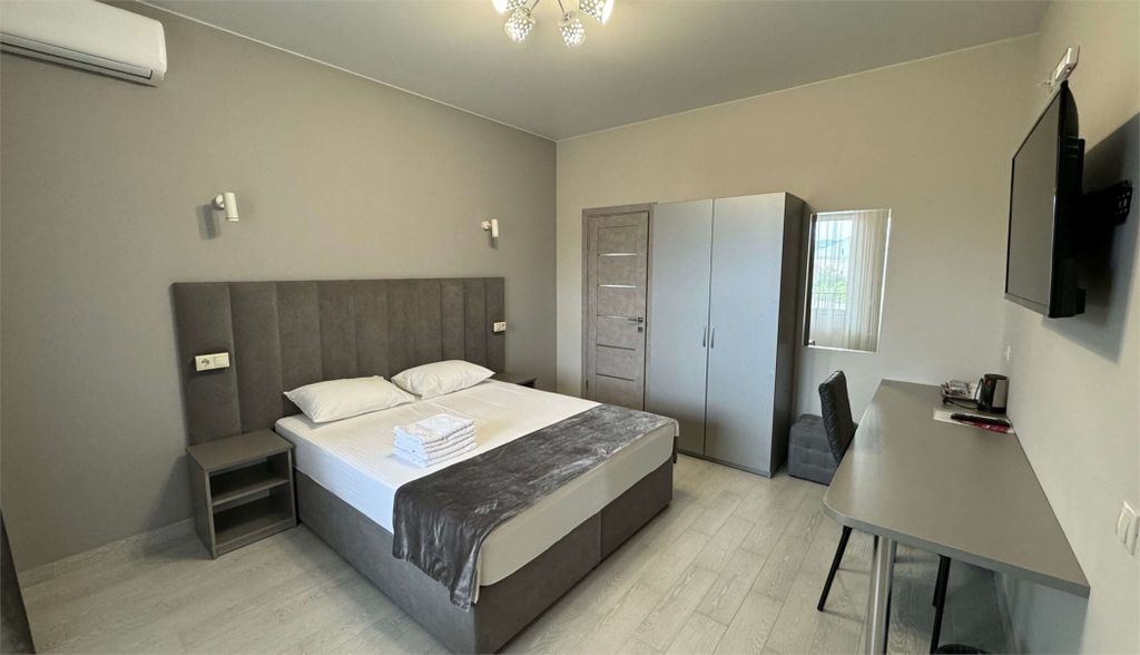 Двухместный номер с 1 кроватью Полулюкс