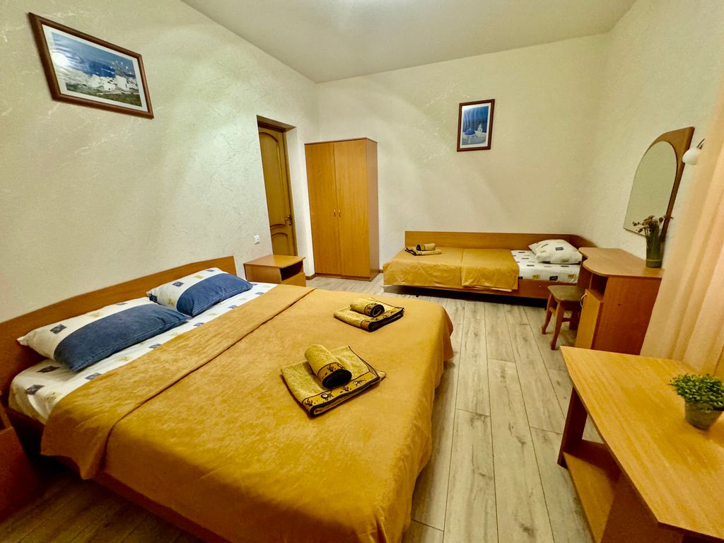 Трёхместный номер стандарт № 5